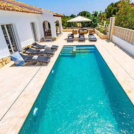 Villa Ancla Blanca By Abahana Casas de Torrat